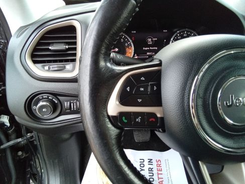 Used 2017 Jeep Renegade Trailhawk AWD/4WD image 17