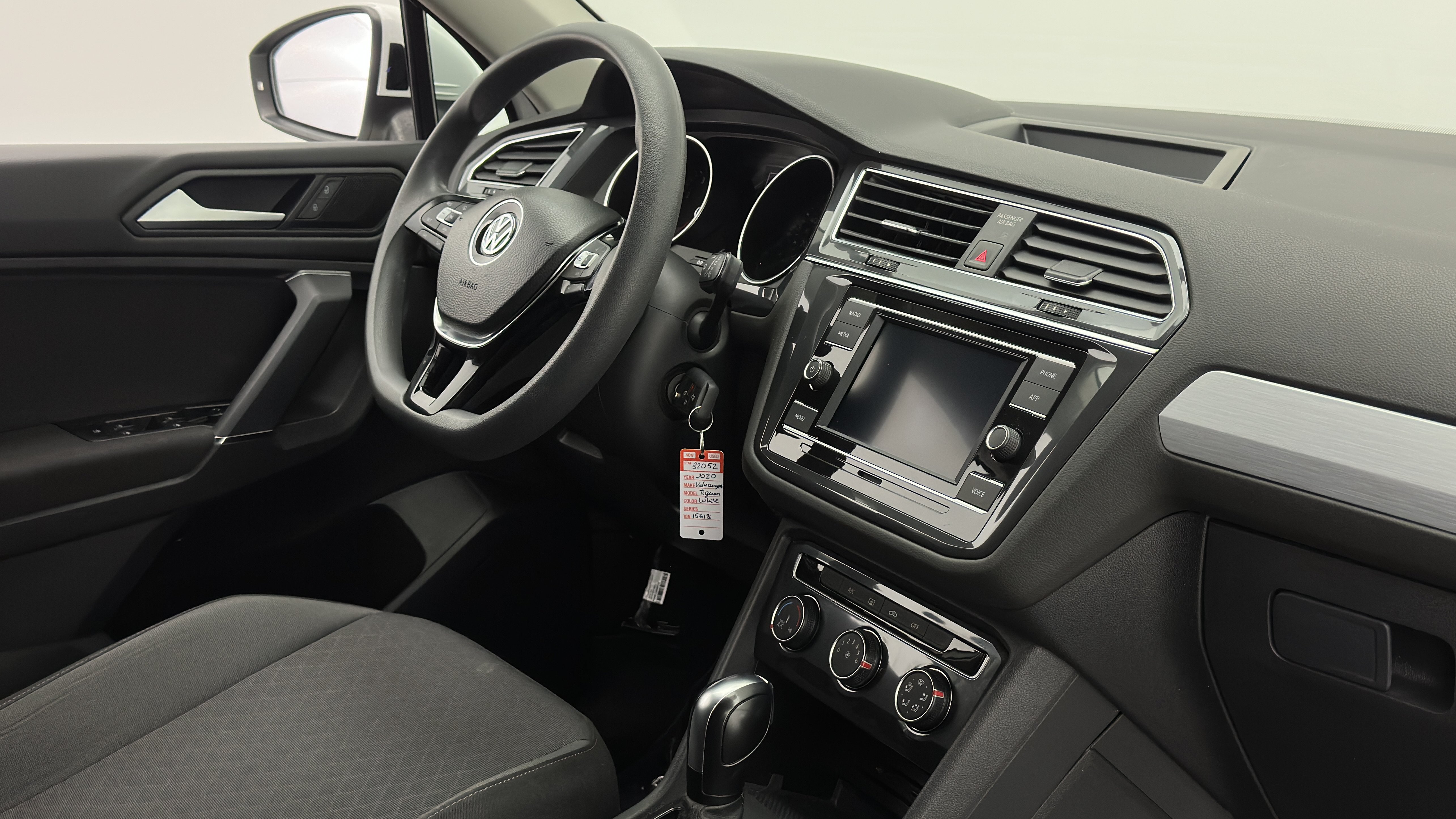 Used 2020 Volkswagen Tiguan S FWD image 32