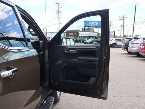 Used 2023 Chevrolet Silverado 1500 LTZ AWD/4WD image 21