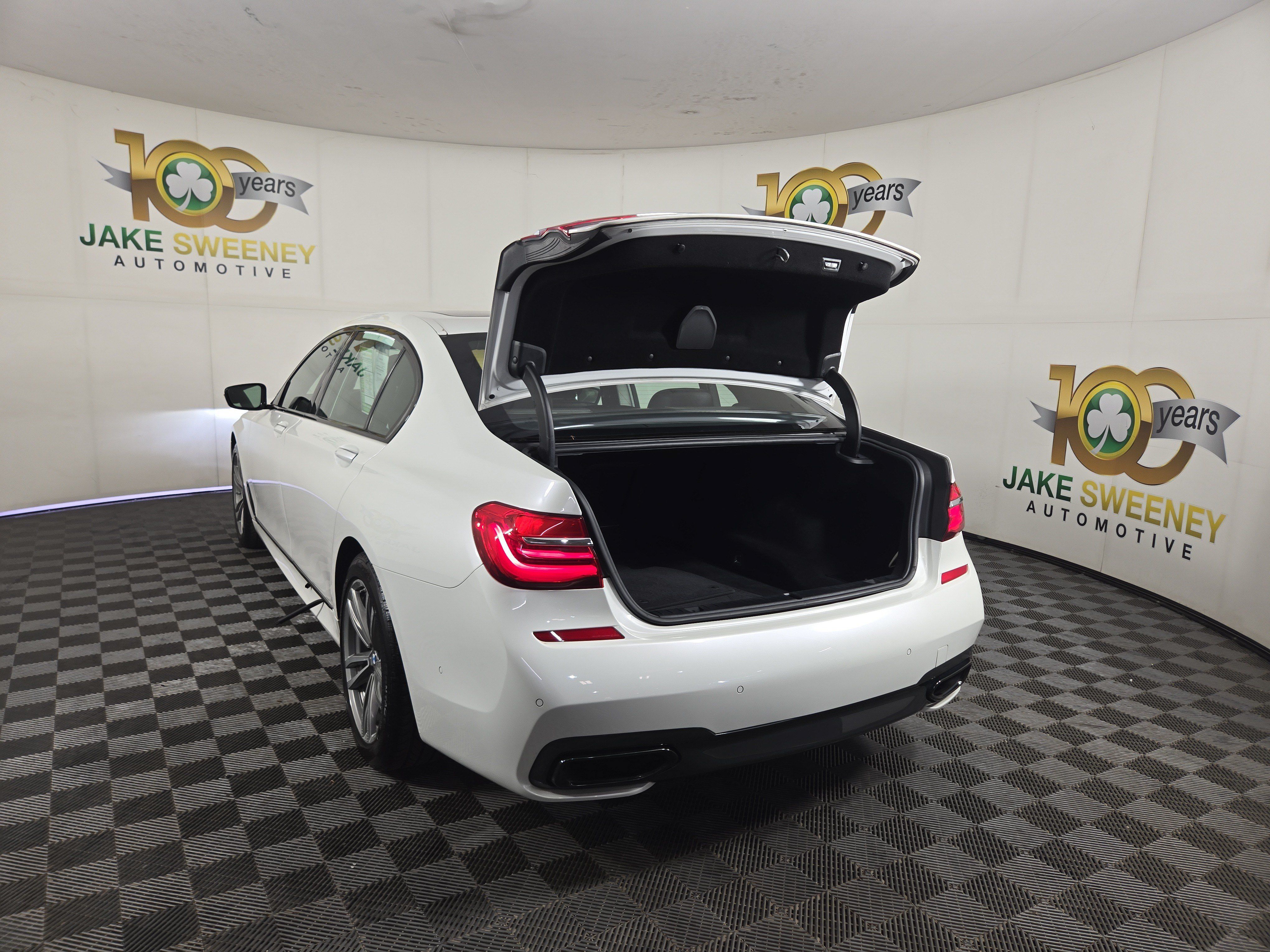 Used 2018 BMW 750i xDrive AWD/4WD image 31