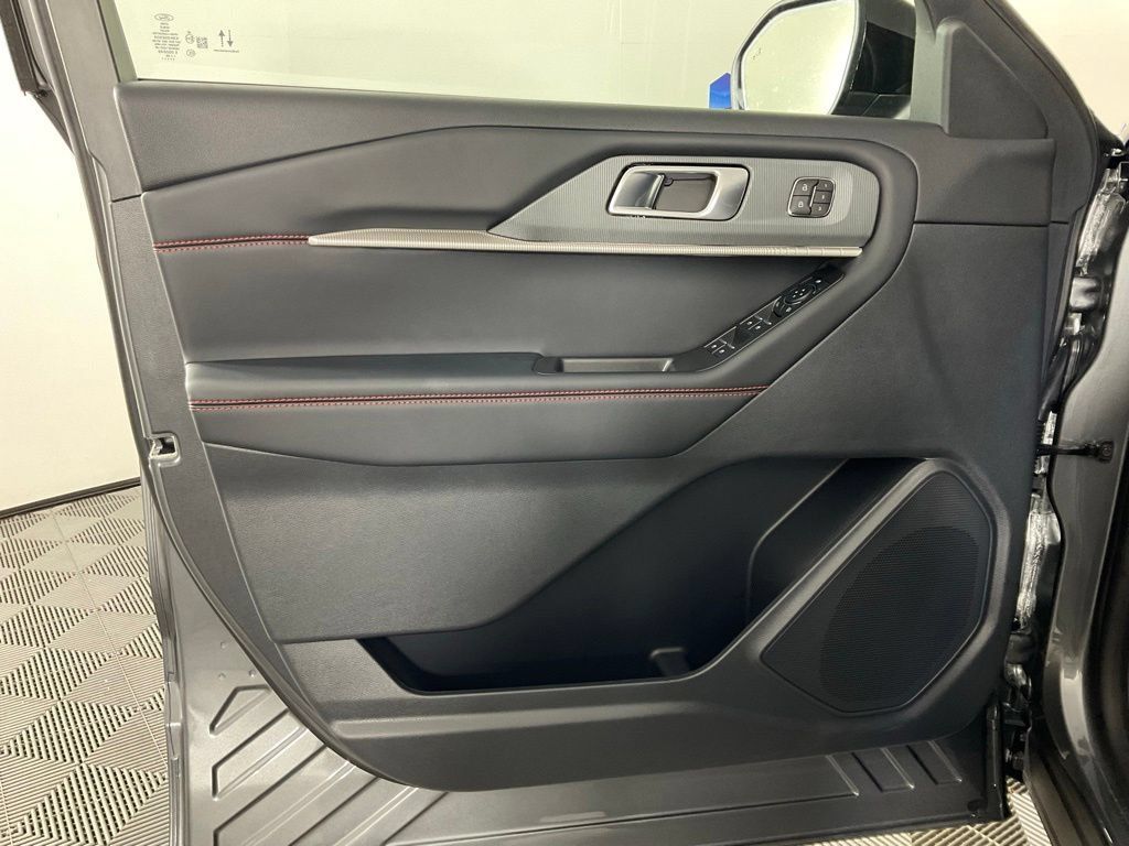New 2026 Ford Explorer ST-Line w/ ST-Line Street Pack RWD image 12
