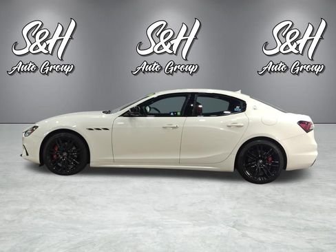 Used 2021 Maserati Ghibli S Q4 AWD/4WD image 19