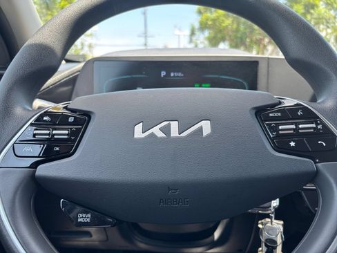 Used 2026 Kia Niro LX FWD image 28
