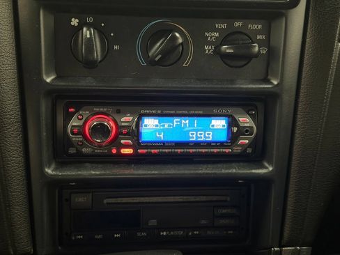 Used 1996 Ford Mustang GT RWD image 24