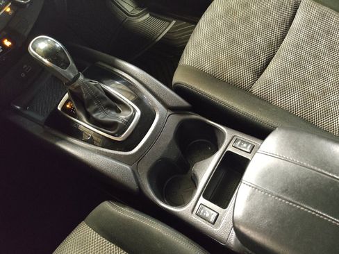 Used 2022 Nissan Rogue Sport SV FWD image 26
