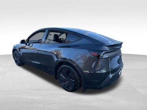 Used 2026 Tesla Model Y Long Range image 5