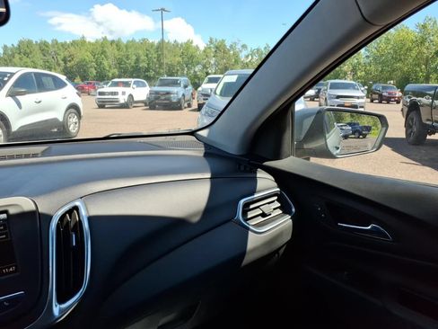 Used 2024 Chevrolet Equinox LT FWD image 23
