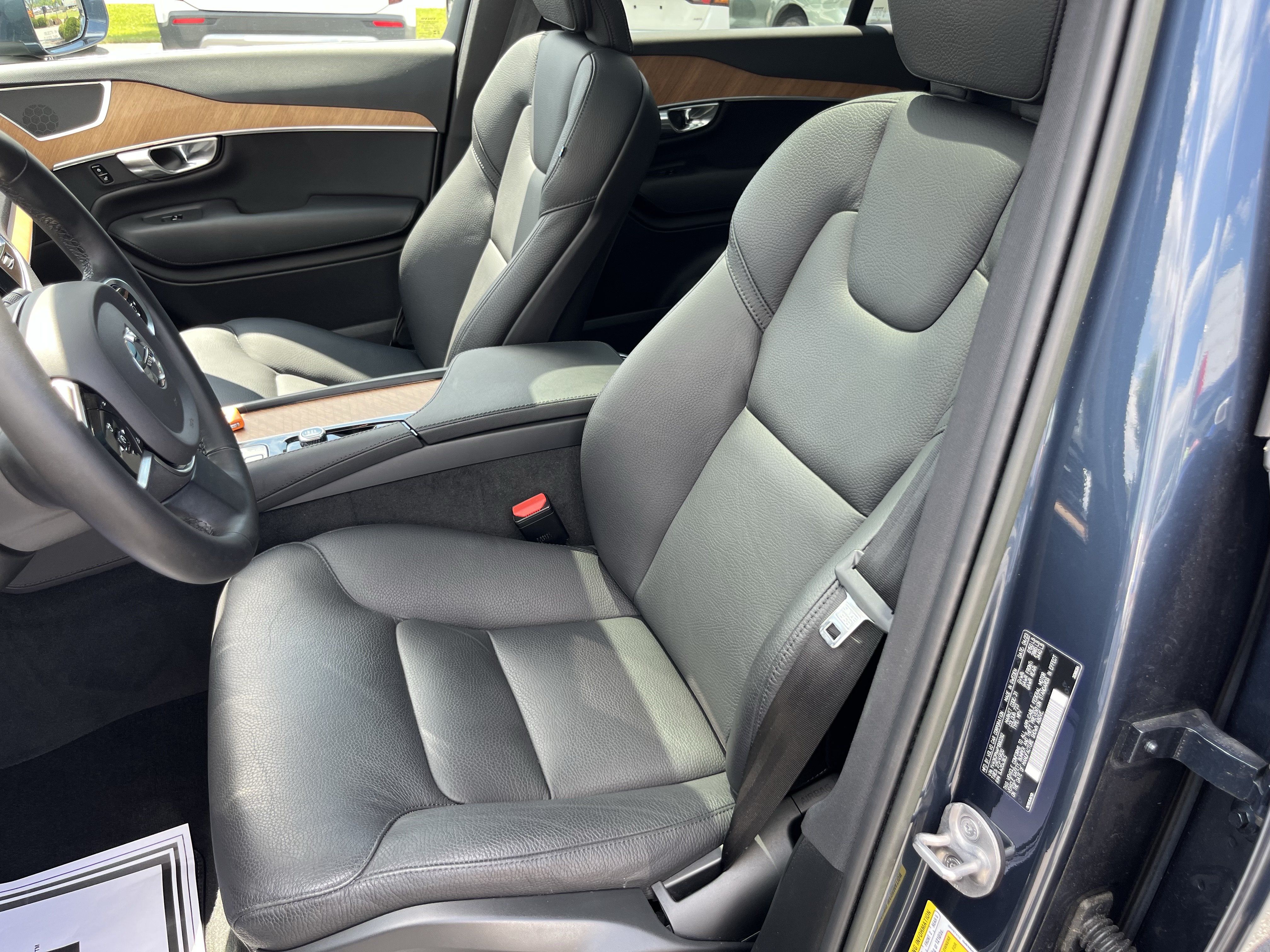 Used 2023 Volvo XC90 B6 Plus AWD/4WD image 17