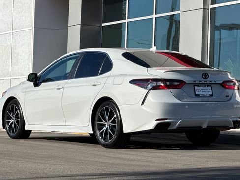 Used 2023 Toyota Camry SE image 8
