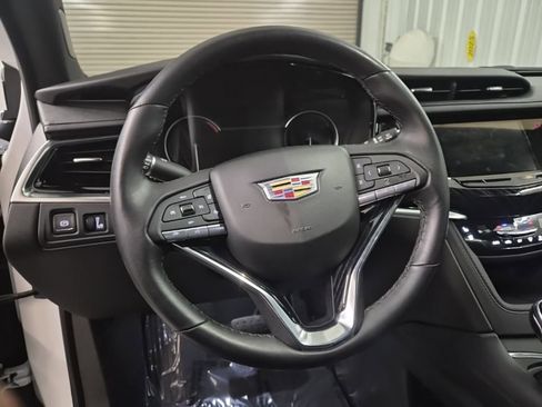 Certified 2025 Cadillac XT6 Premium Luxury image 19