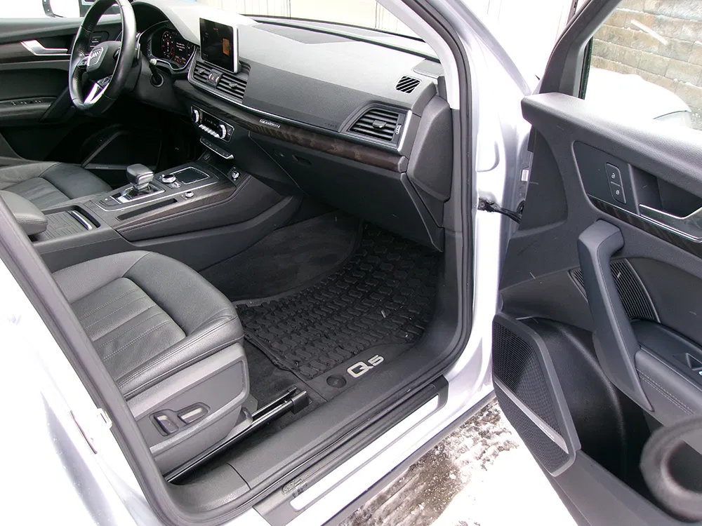 Used 2020 Audi Q5 2.0T Premium Plus w/ Premium Plus Package AWD/4WD image 14