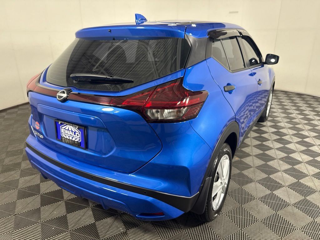Used 2024 Nissan Kicks S FWD image 7