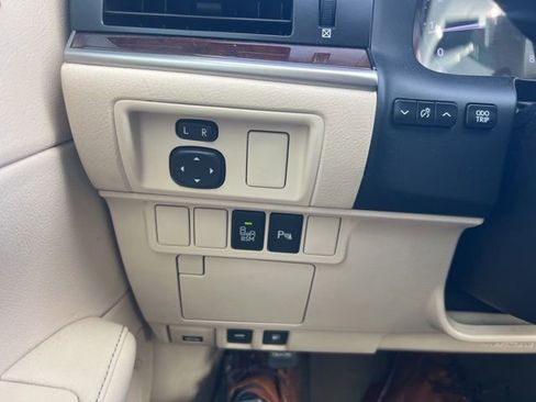 Used 2013 Lexus ES 350 w/ Luxury Pkg FWD image 12