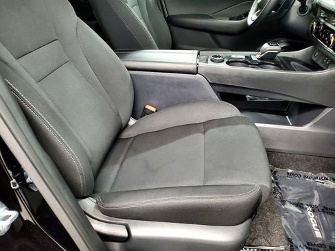 Used 2024 Nissan Rogue S image 20