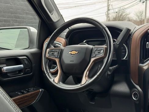 Used 2021 Chevrolet Silverado 1500 High Country w/ Technology Package AWD/4WD image 17