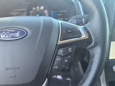 Used 2024 Ford Edge SEL image 19