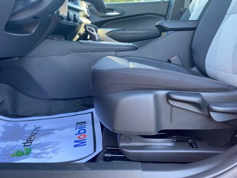 New 2026 Chevrolet Trax LS FWD image 21