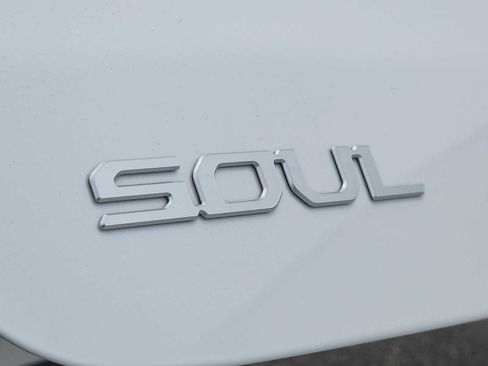 Used 2024 Kia Soul S FWD image 29