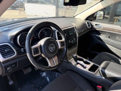 Used 2013 Jeep Grand Cherokee Laredo RWD image 12