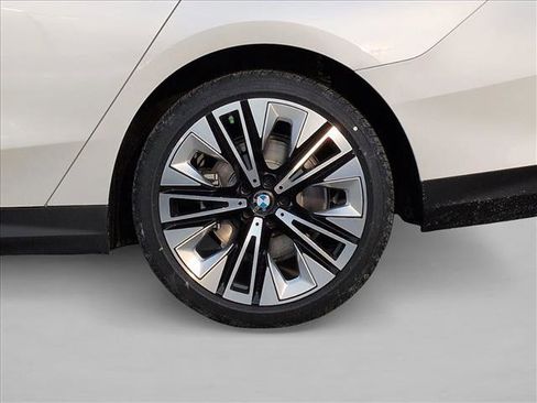 Used 2026 BMW 530i xDrive AWD/4WD image 10