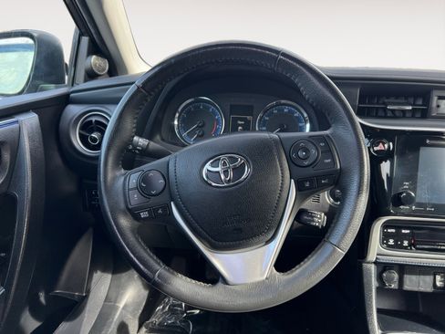 Used 2017 Toyota Corolla SE image 12