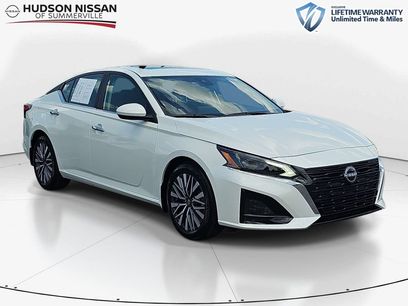Used 2025 Nissan Altima 2.5 SV w/ SV Premium Package