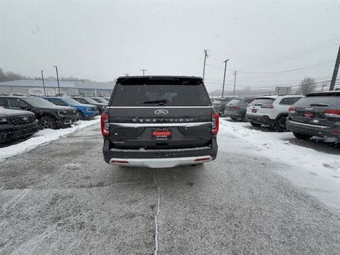 Used 2024 Ford Expedition Limited image 5