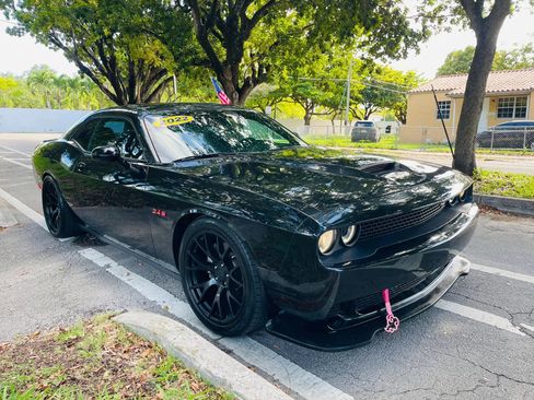 Used 2022 Dodge Challenger R/T w/ Blacktop Package image 7