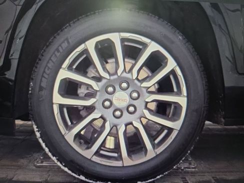 Used 2022 GMC Acadia Denali w/ GMC Pro Grade Package image 16