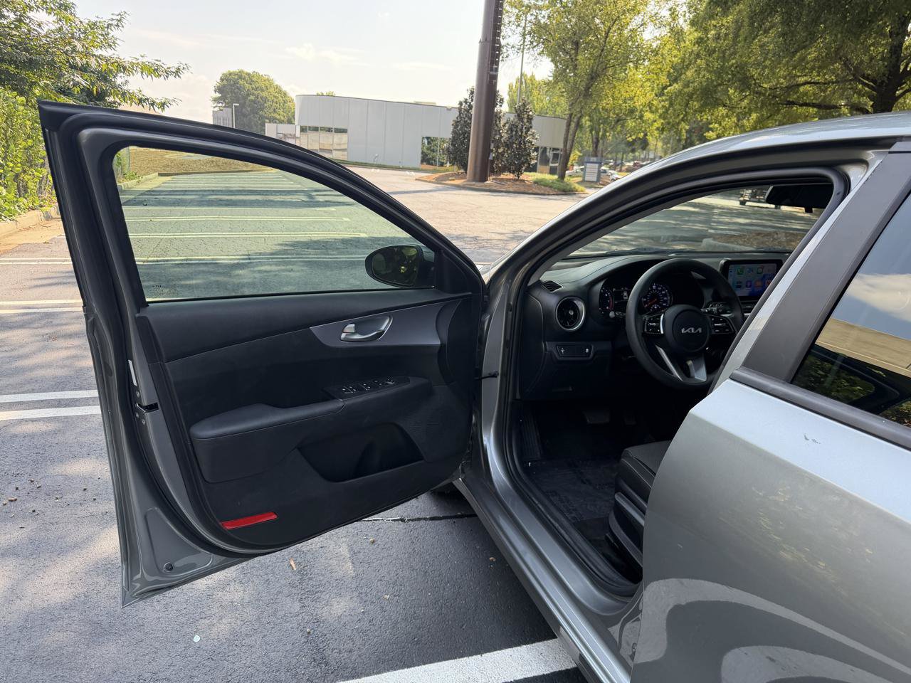 Used 2022 Kia Forte LXS FWD image 9