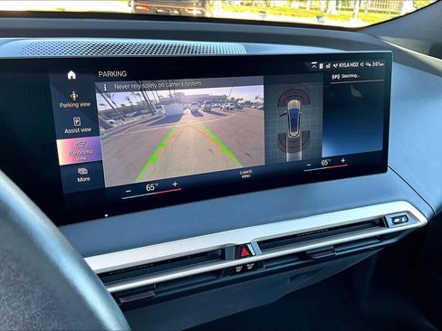 Used 2023 BMW iX xDrive50 image 25