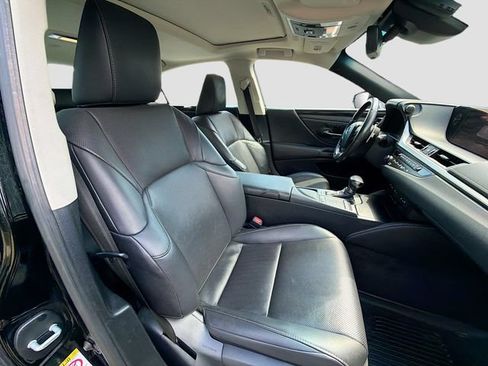 Used 2019 Lexus ES 300h w/ Premium Package FWD image 27