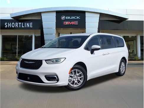 Used 2023 Chrysler Pacifica Touring-L FWD image 8