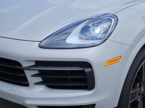Certified 2023 Porsche Cayenne AWD/4WD image 12