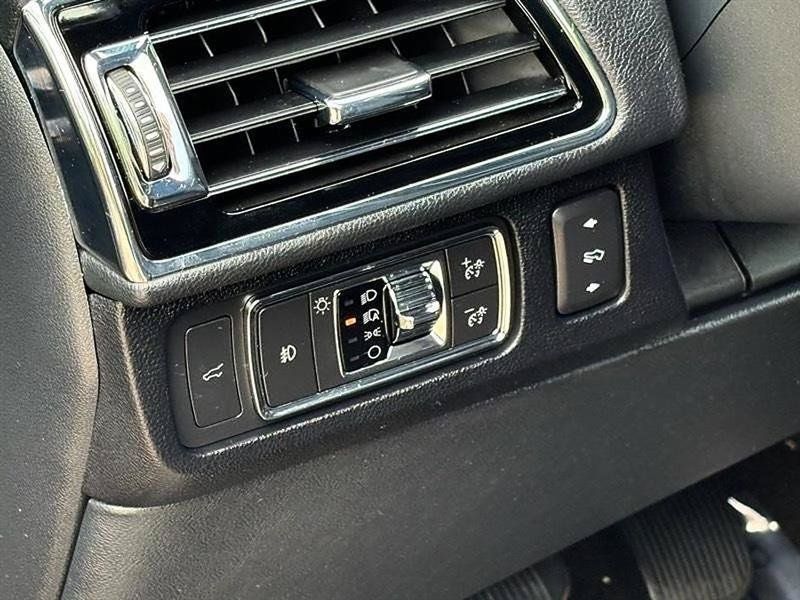 Used 2022 Lincoln Navigator Reserve AWD/4WD image 19