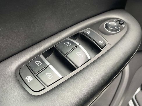 Used 2019 INFINITI QX50 Essential w/ Premium Heat Package image 13