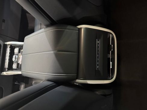 Used 2024 Lincoln Nautilus Reserve image 27