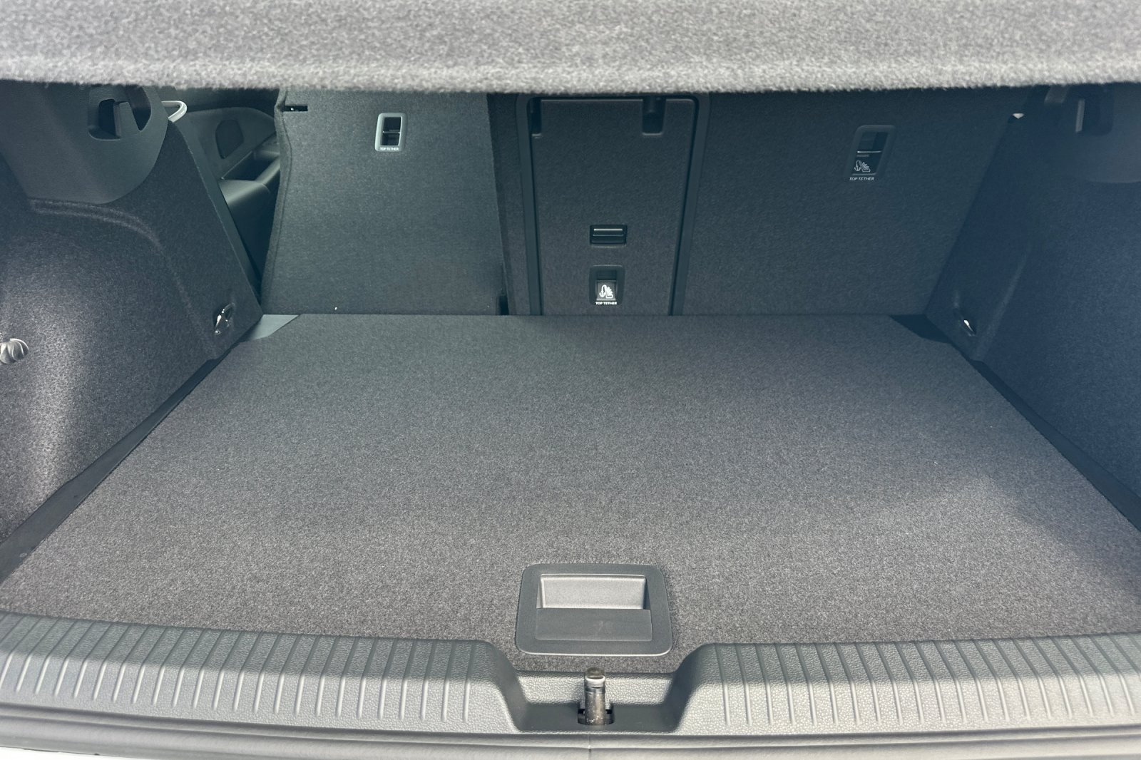 New 2026 Volkswagen GTI SE FWD image 13