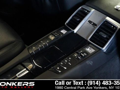 Used 2016 Porsche Panamera 4 Edition image 36