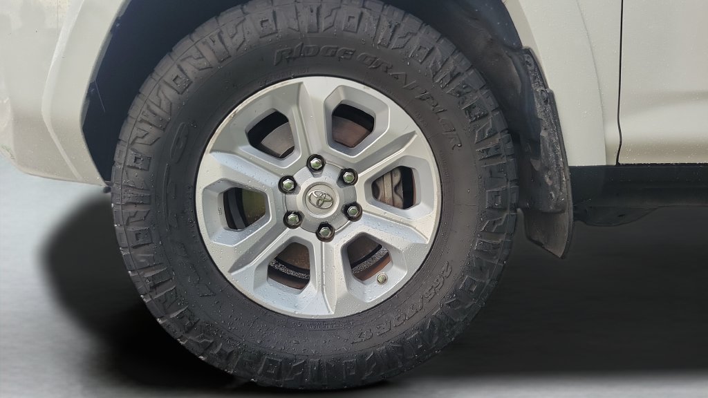 Used 2019 Toyota 4Runner SR5 RWD image 2