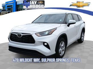 Used 2024 Toyota Highlander LE FWD video 1