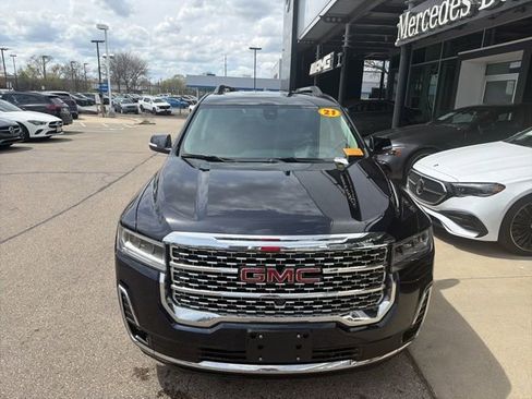 Used 2021 GMC Acadia Denali w/ Denali Technology Package AWD/4WD image 3
