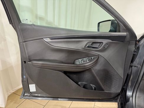 Used 2019 Chevrolet Impala LT FWD image 14