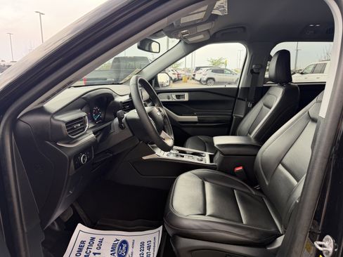 Certified 2023 Ford Explorer XLT w/ Equipment Group 202A AWD/4WD image 18