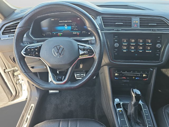 Used 2023 Volkswagen Tiguan SE R-Line FWD image 18