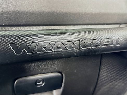 Used 2021 Jeep Wrangler Unlimited Rubicon 4xe w/ Steel Bumper Group image 23