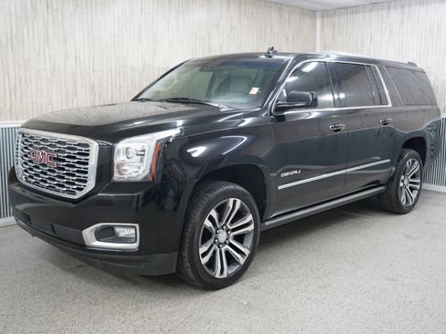 Used 2019 GMC Yukon XL Denali w/ Denali Ultimate Package image 2