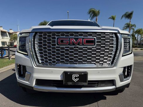 Used 2023 GMC Yukon XL Denali w/ Advanced Technology Package AWD/4WD image 12