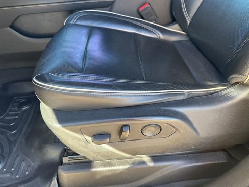 Used 2021 GMC Yukon SLT w/ SLT Luxury Plus Package image 13