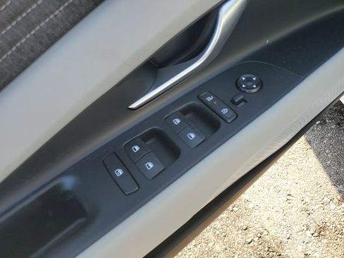 New 2026 Hyundai Elantra Limited FWD image 21